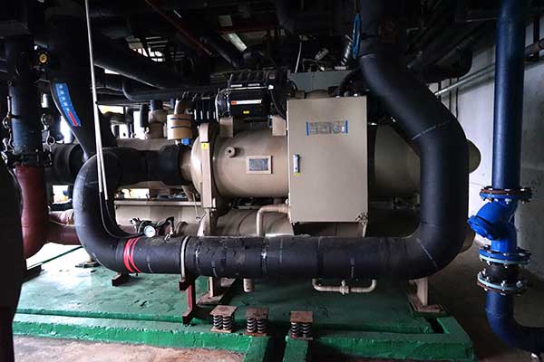 心日源為昆山一家電子廠提供空調(diào)及其他能耗系統(tǒng)的節(jié)能改造服務(wù)