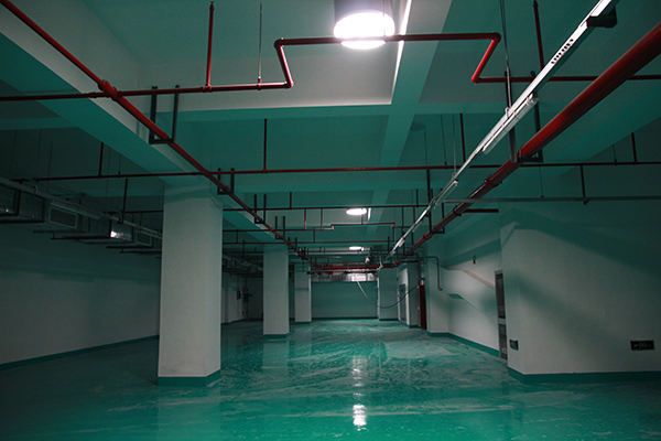 展業路地下車庫索樂圖導光管系統