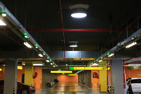 蘇州奧體中心地下車庫導(dǎo)光管照明